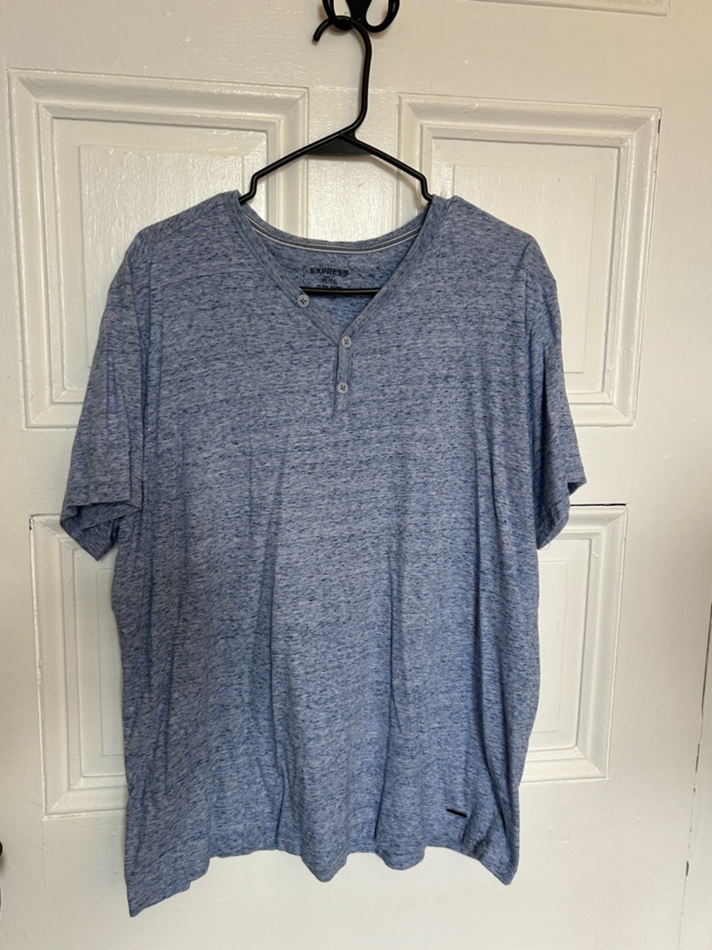Men’s XL Express Henley T-shirt XL